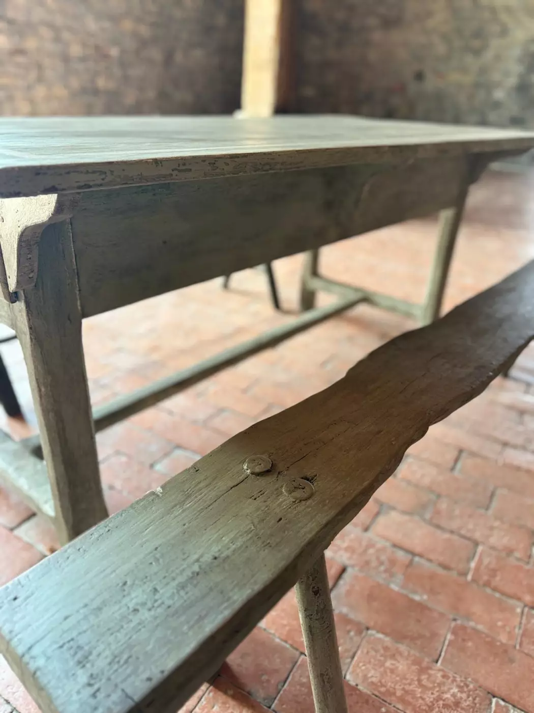 Table de ferme ouvrant par 3 tiroirs — photo 4