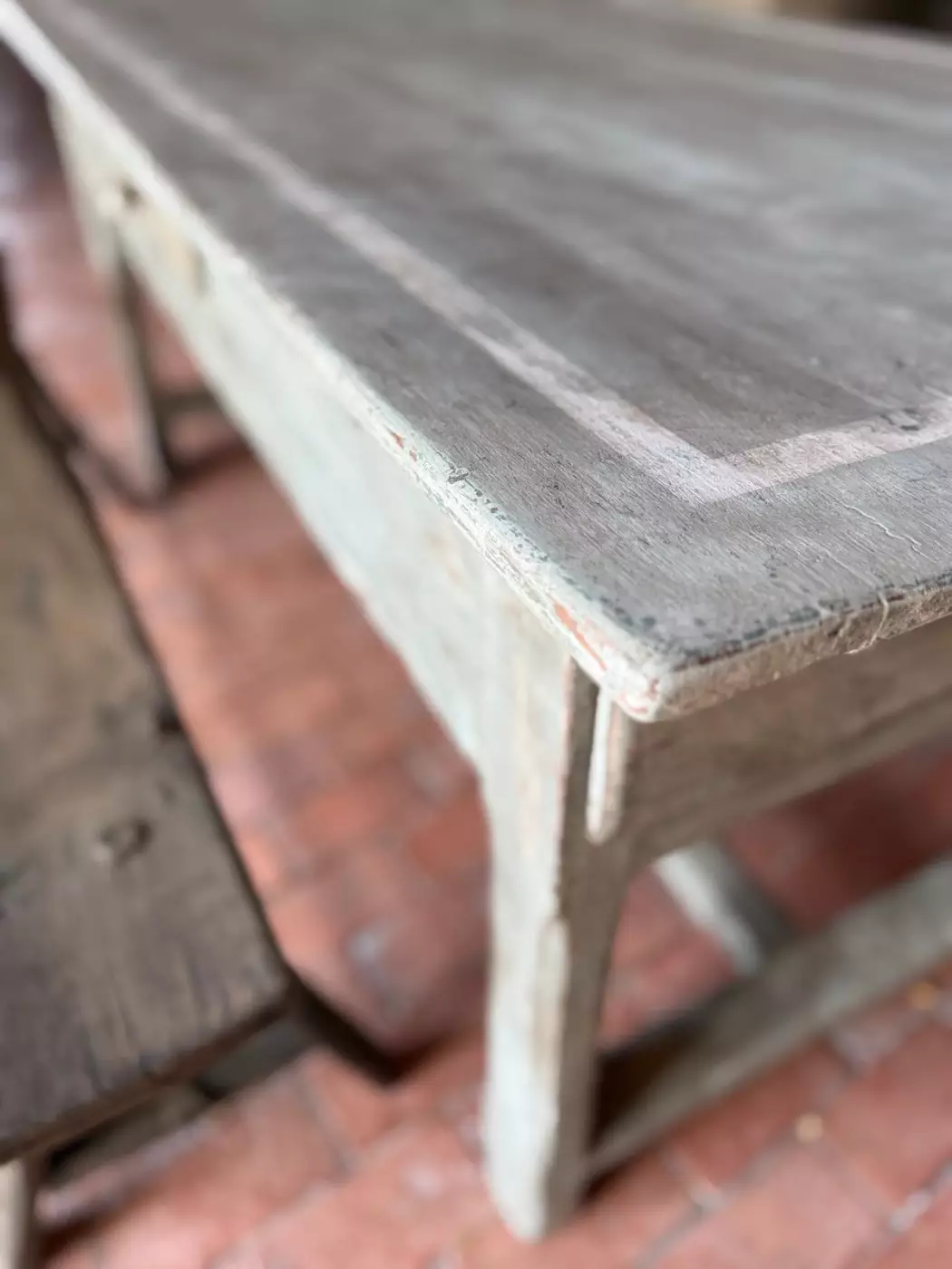 Table de ferme ouvrant par 3 tiroirs — photo 6