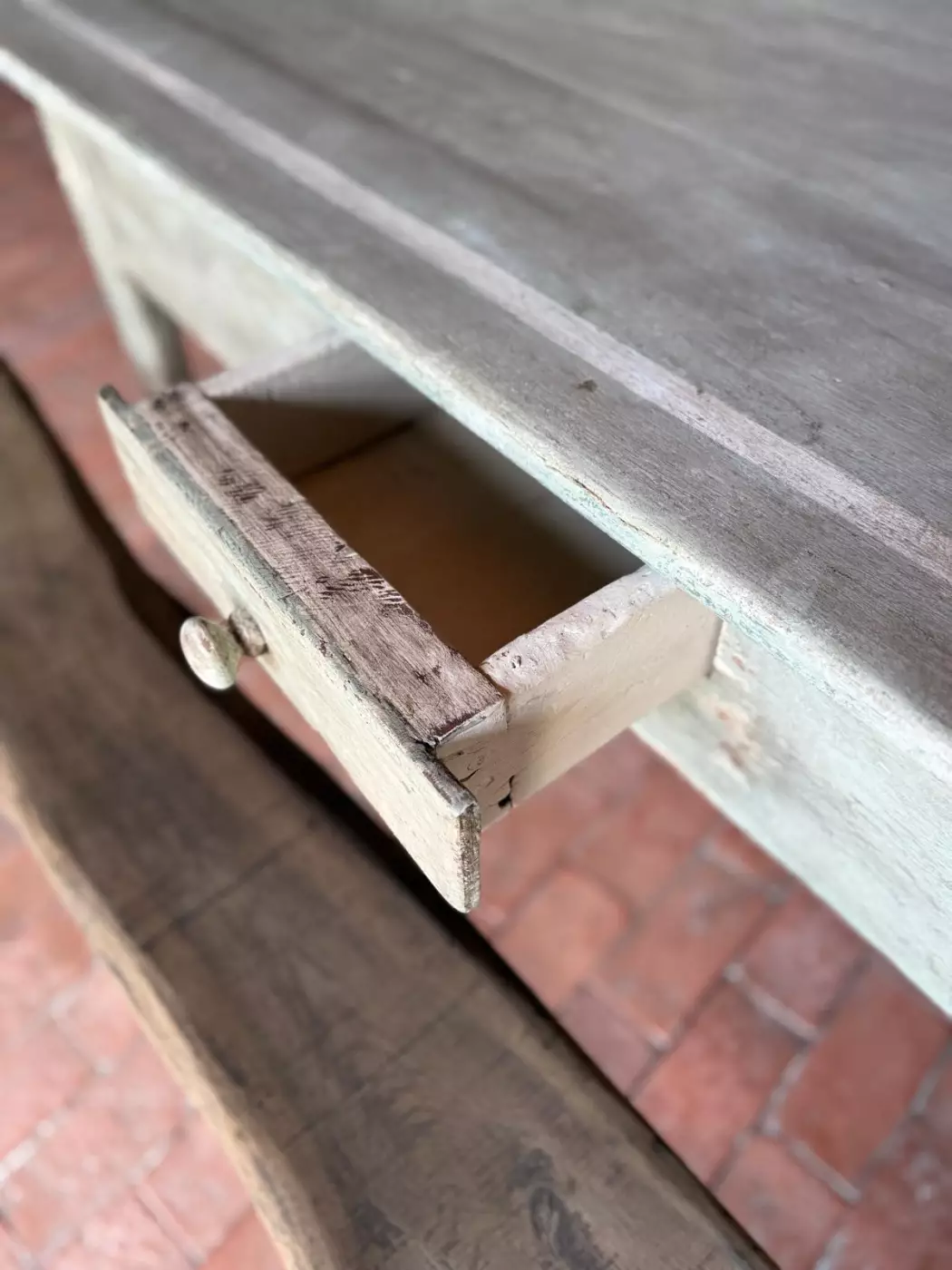 Table de ferme ouvrant par 3 tiroirs — photo 7