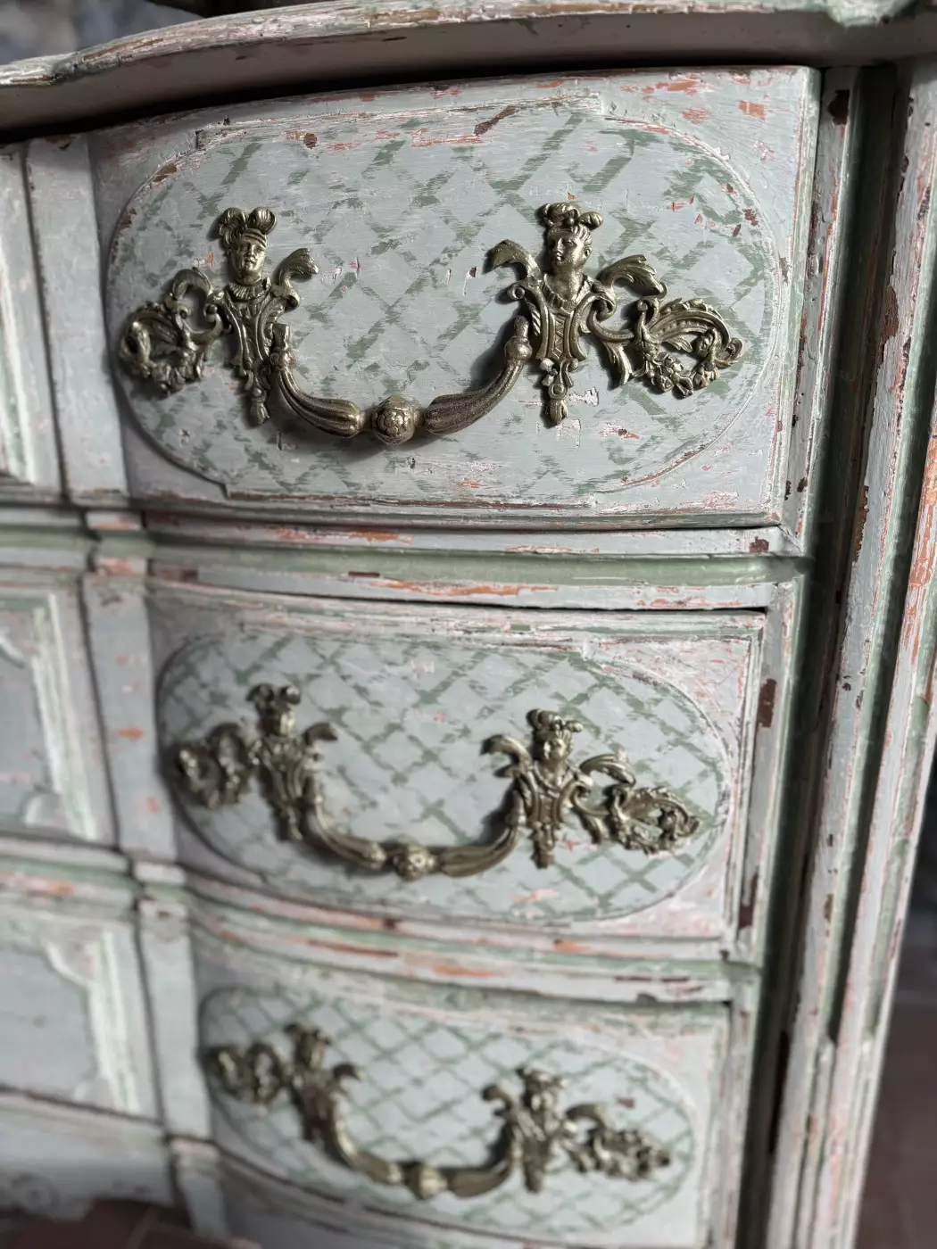 commode galbée Louis XIV — photo 4