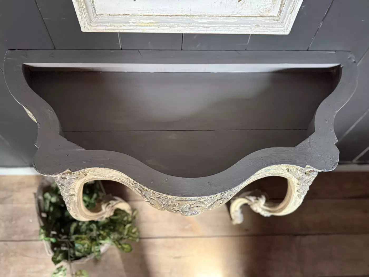 console — photo 9
